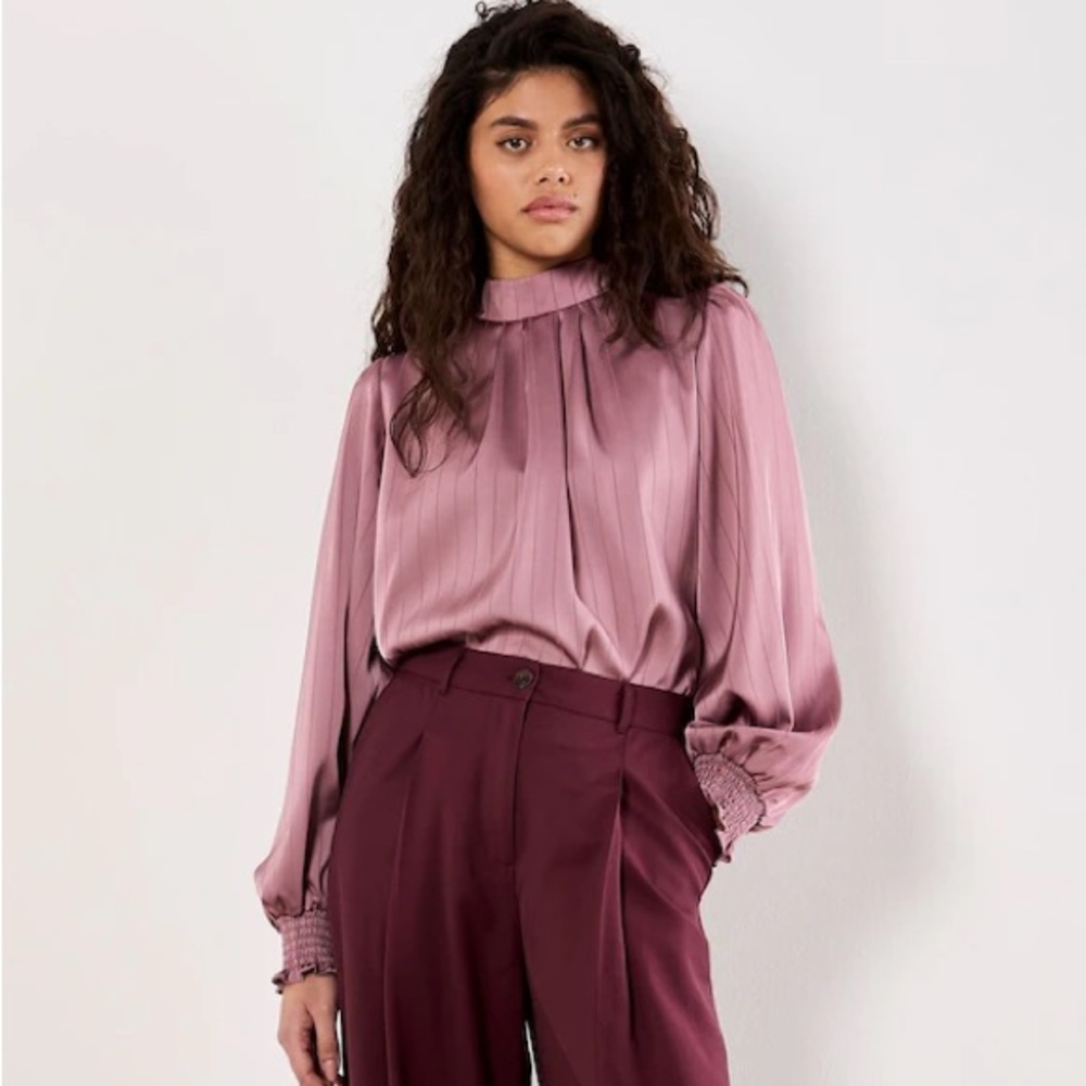APRICOT 🍑- Satin Self-Stripe Tie Back Top - Picture 2 of 4